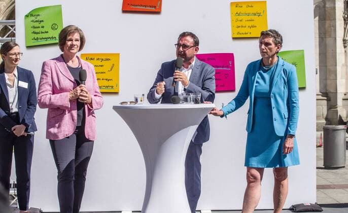 Coronavirus in Bayern, Pressetermin mit Klaus Holetschek zur Corona-Kampagne Na sicher in München