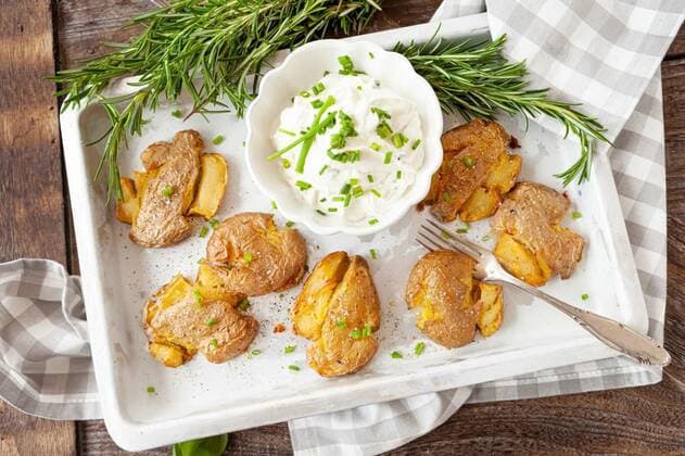 IMAGO Creative, Food-Trend, Smashed Potatoes