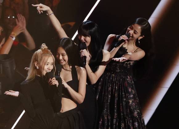 K-Pop-Superstars Blackpink haben ihren Agenturvertrag als Gruppe verlängert