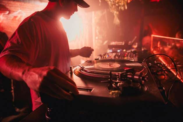 IMAGO Creative, Clubkultur, feiern gehen