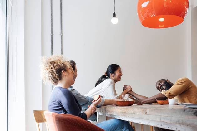IMAGO Creative, Business - Mittagessen im Büro