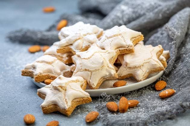 IMAGO Creative, Weihnachten, Food, Backen, Zimtsterne