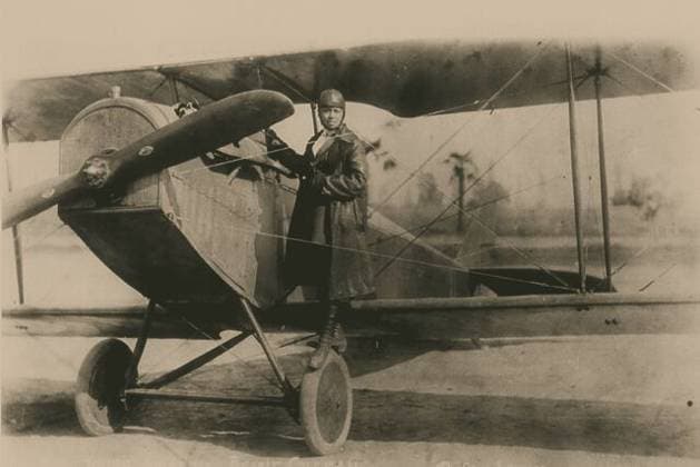1921 erwarb die Pilotin Bessie Coleman als erste schwarze Frau eine Pilotenlizenz, Archivbilder