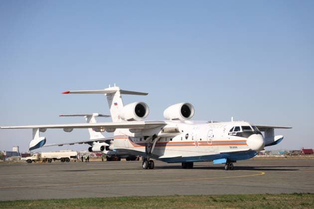 Ukrainische Drohne soll angeblich russisches Amphibienflugzeug vom Typ Be-200 zerstört haben