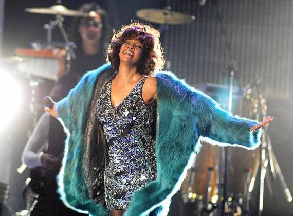 Mattel ehrt Whitney Houston mit einer eigenen Barbie, Archivbilder