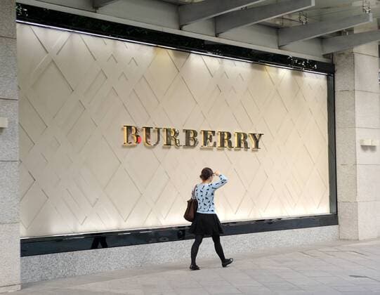 Coronavirus, Luxus-Marke Burberry schließt 24 Läden in China
