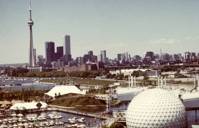 Eröffnung des CN Tower in Toronto, 50. Jahrestag am 26. Juni