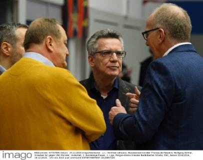 Thomas de Maiziere besucht Volleyball-Bundesligaspiel