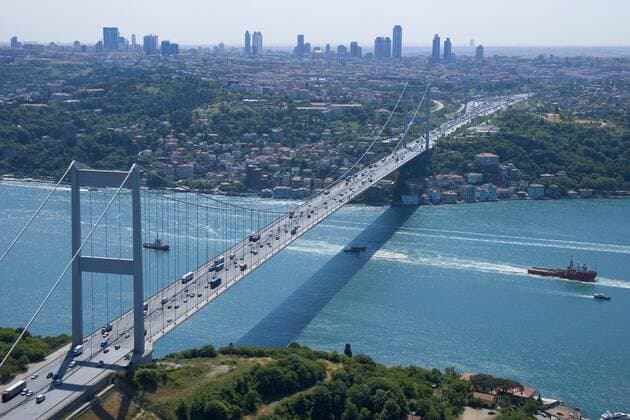 Erste Brücke über den Bosporus, 50. Jahrestag am 30. Oktober