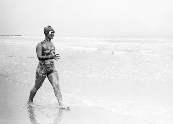 Gertrude Ederle durchschwimmt als erste Frau den Ärmelkanal, 100. Jahrestag am 6. August