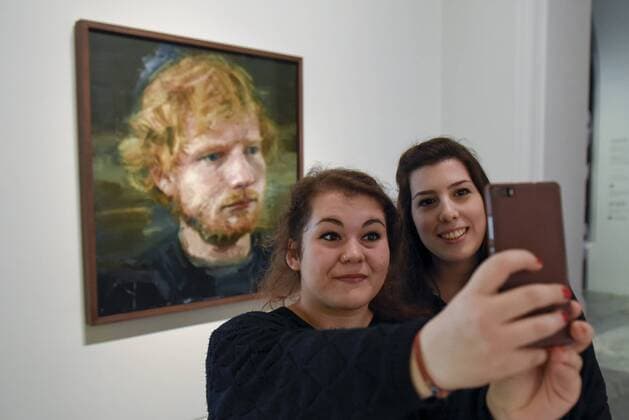 Ed Sheeran in der National Portrait Gallery in London
