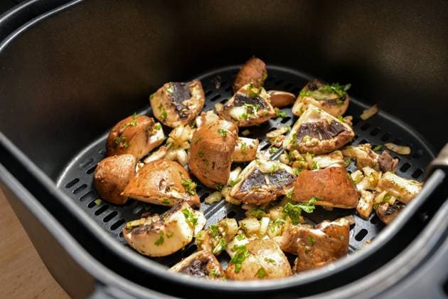 IMAGO Creative, Kochen mit dem Airfryer