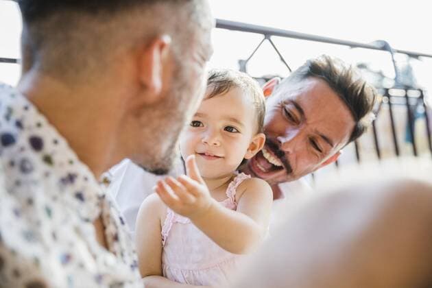 IMAGO Creative, Diversity, Familie: Gleichgeschlechtliche Eltern: Zwei Väter
