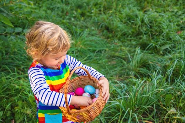 IMAGO Creative, Ostern, Bräuche, Eiersuche