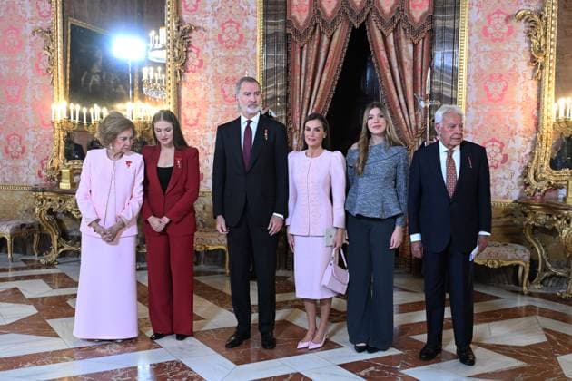 Spanische Königsfamilie gibt Empfang nach der Verleihung des Goldenen Vlieses an Königin Sofia
