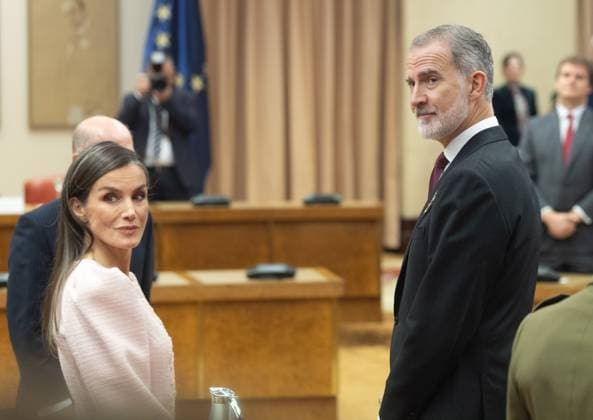 König Felipe und Königin Letizia von Spanien am 50. Jahrestag der Wiederherstellung der Monarchie