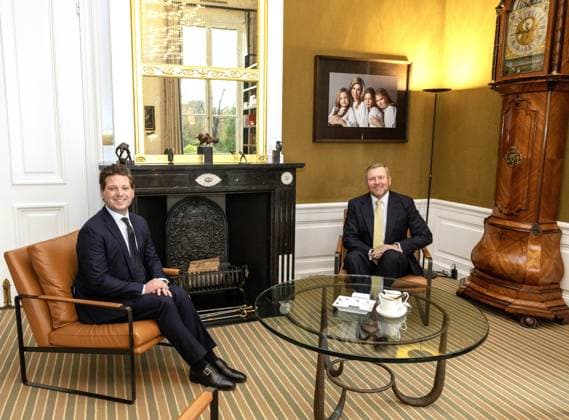 König Willem-Alexander bei Treffen mit Thom van Campen in Den Haag
