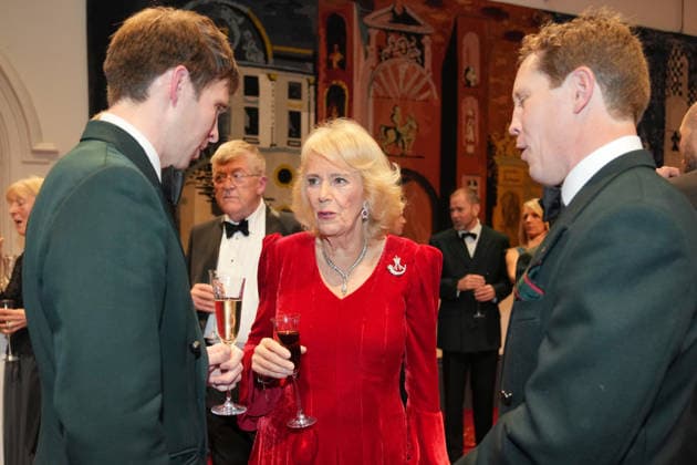 Königin Camilla besucht Biennial RIFLES Awards Dinner in London