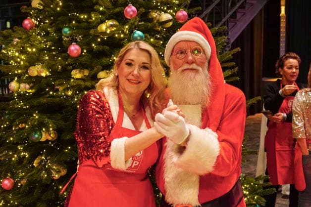 Weihnachtsessen in der Fischauktionshalle Hamburg für Bedürftige und Obdachlose