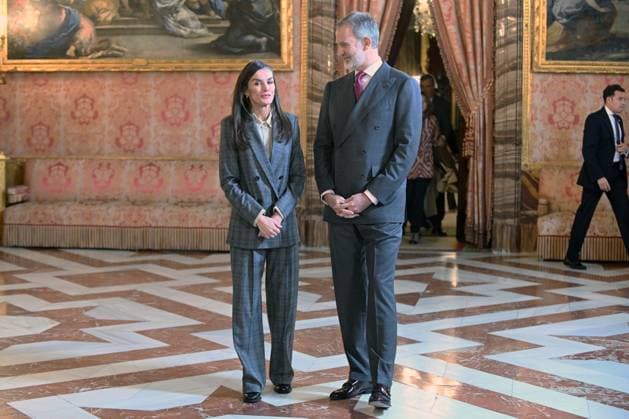 Spanien, König Felipe und Königin Letizia treffen Stiftungsmitglieder in Madrid