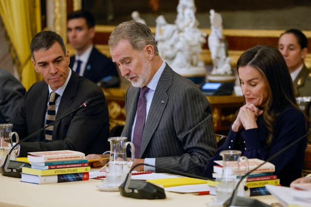 Spanien, König Felipe und Königin Letizia treffen Kuratorium des Cervantes-Instituts in Madrid