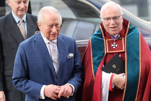 König Charles III. besucht Adventsgottesdienst in der Westminster Abbey in London