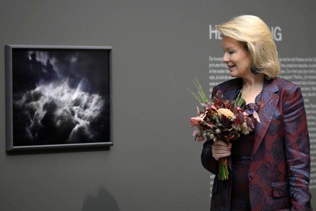 Königin Mathilde von Belgien besucht Transcripts Of A Sea Exhibition in Gent