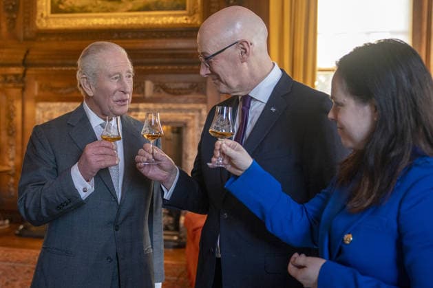 Großbritannien, König Charles III. und Königin Camilla besuchen Edinburgh