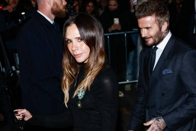 Victoria Beckham erhält Orden der Künste und der Literatur im Kulturministerium in Paris