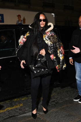 Rihanna während der Fashion Week unterwegs in Paris
