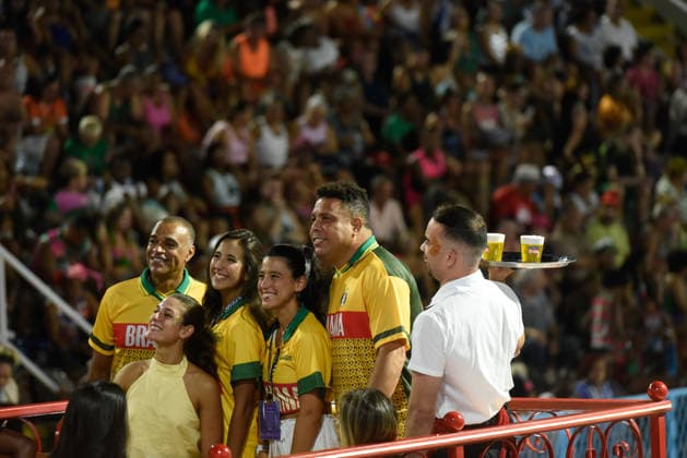 Brasilien, Ronaldo besucht Sambaparade in Rio de Janeiro