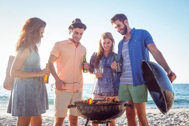 IMAGO Creative, Sommer, Grillparty