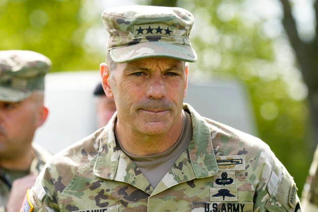 US-General Christopher Donahue tritt in Wiesbaden vorzeitig ab, Archivbilder