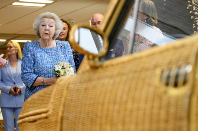 Adel, Prinzessin Beatrix der Niederlande besucht Flecht-Museum in Noordwolde