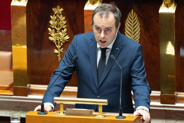 Frankreich, Parlamentsdebatte in Paris