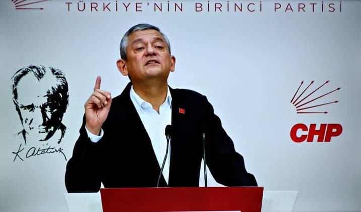 Türkei, Özgur Özel CHP Pressekonferenz nach Suspendierung durch Gerichtsbeschluss in Ankara