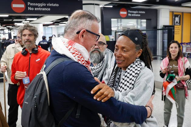 Italien, Von israelischen Streitkräften festgenommene Aktivisten der Global Sumud Flotilla treffen in Rom ein