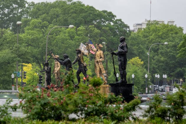 USA, Neue Statuen auf dem Freedom Plaza aufgestellt in Washington DC
