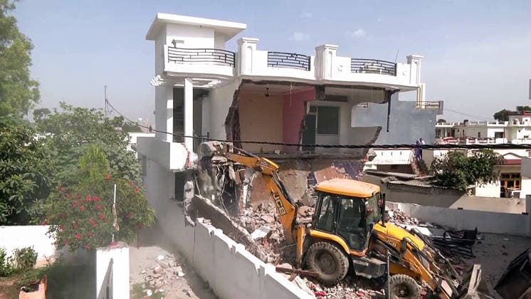Indien, Abrissaktion gegen illegale Strukturen im Anti-Drogen-Programm in Jammu