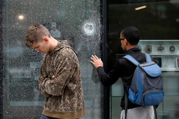 USA, Einschusslöcher nach Schüssen vor dem Weißen Haus in Washington DC