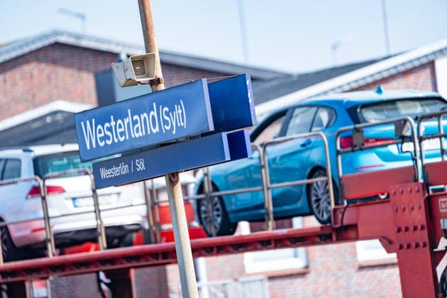 Sylt, Hindenburgdamm wird in Syltdamm umbenannt - Archivbilder