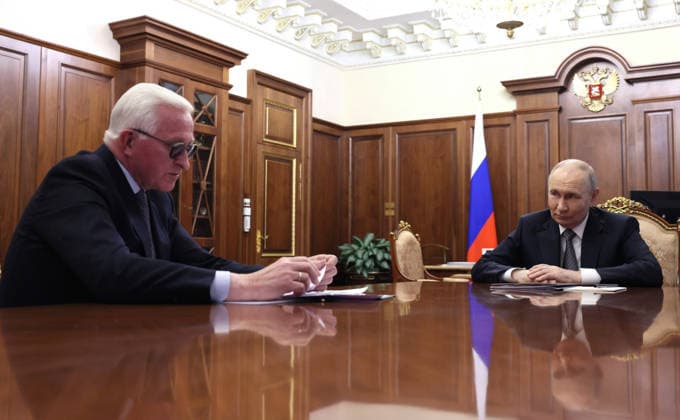 Russland, Wladimir Putin trifft Alexander Shokhin in Moskau