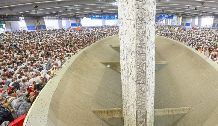 Saudi Arabien, Hadsch, Rituelle Steinigung des Teufels in Mina