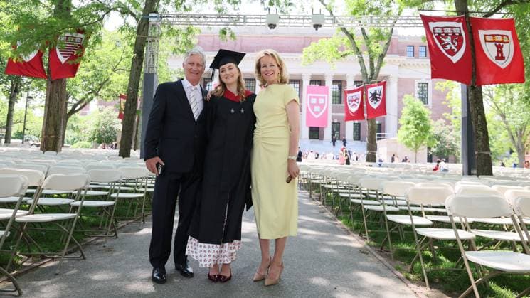 Royals, Kronprinzessin Elisabeth von Belgien beendet ihr Studium in Harvard