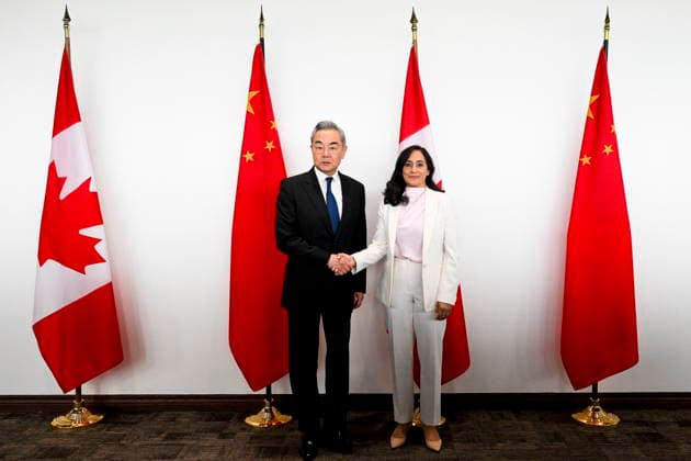 Kanada, Außenministerin Anita Anand trifft Chinas Außenminister Wang Yi in Ottawa