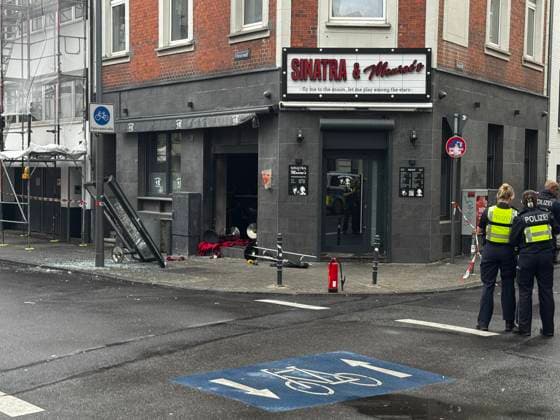 NRW, Explosion vor Bar in Köln