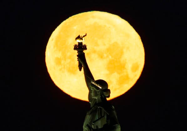 USA, Vollmond über New York
