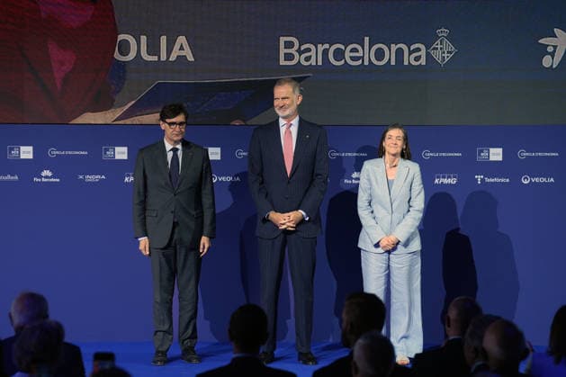 Royals, König Felipe von Spanien überreicht Cercle d Economia-Preis für europäisches Bauwesen in Barcelona