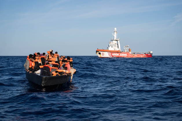 Mittelmeer, NGO Open Arms rettet 58 Migranten