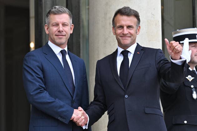 Paris, Emmanuel Macron empfängt Peter Magyar